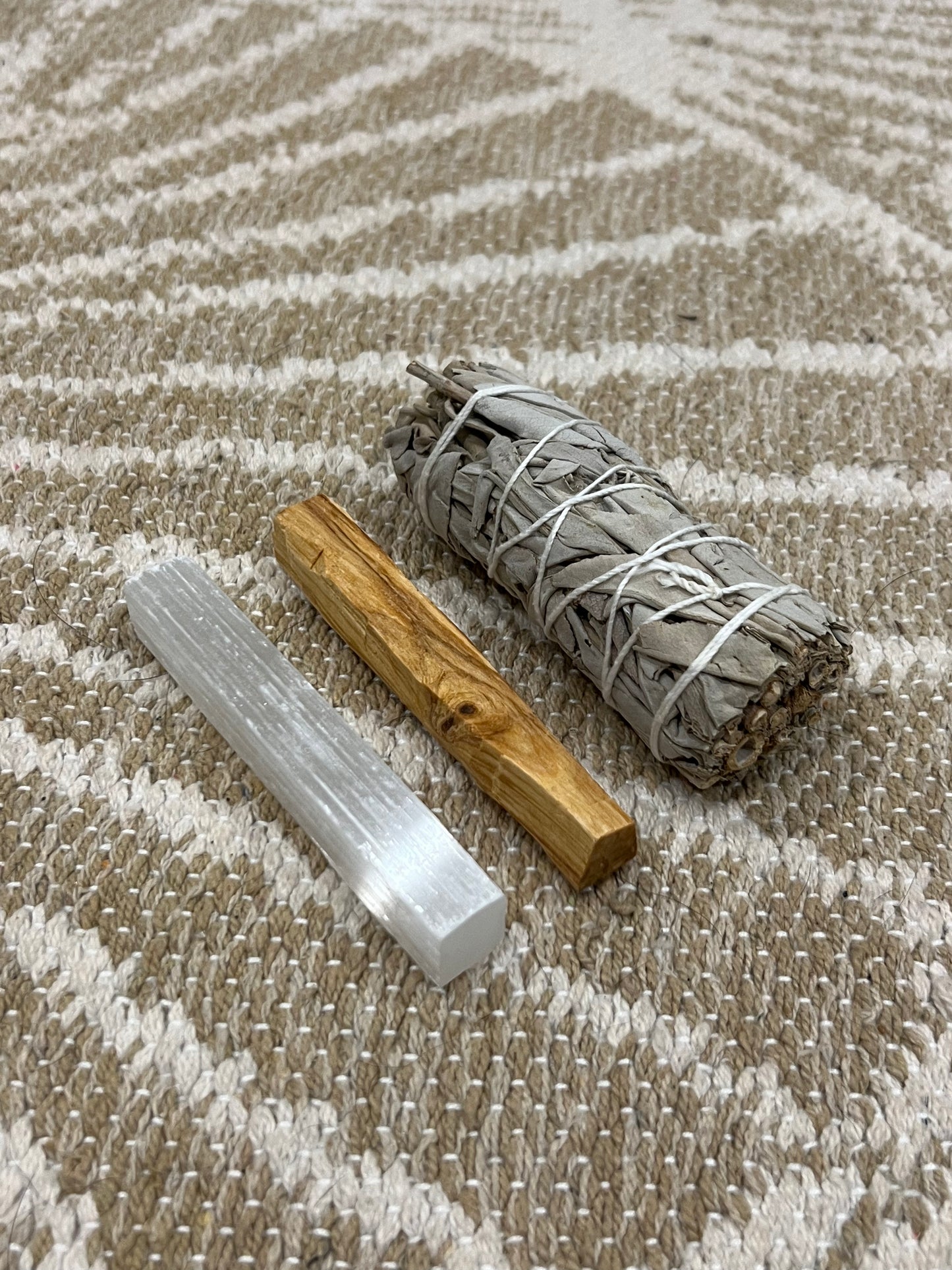Smudging Kit / sage / palo santo / selenite