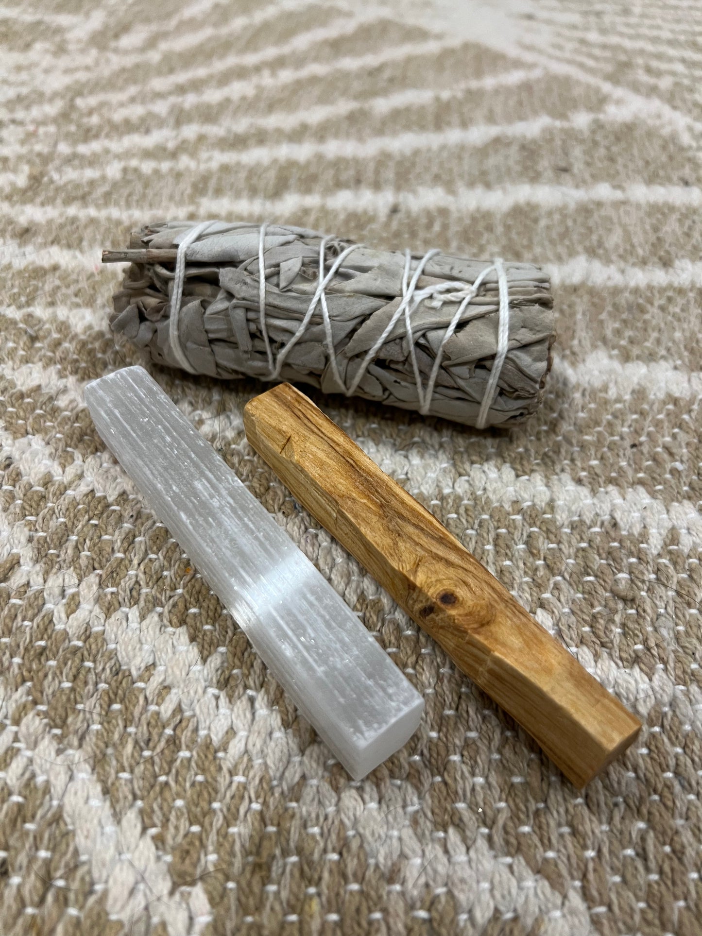Smudging Kit / sage / palo santo / selenite